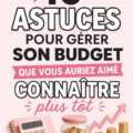 Femme souriante tenant un carnet de budget avec des graphiques, symbolisant une gestion financière adaptée.