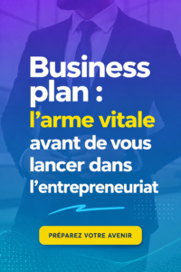 Femme à son bureau en train de rédiger son business plan