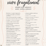 Femme souriante planifiant son budget de manière frugale