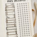 Bullet journal avec un book tracker coloré et organisé