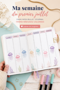 Bullet journal avec un thème de méduses colorées pour juillet