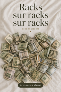 Une image d'un espace de rangement stylé avec des racks en bois et des accessoires décoratifs.